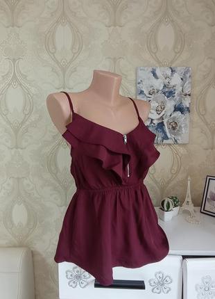 Блуза майка на бретельках с рюшами с баской, талия на резинке/спереди на молнии легкая летняя однотонная женская