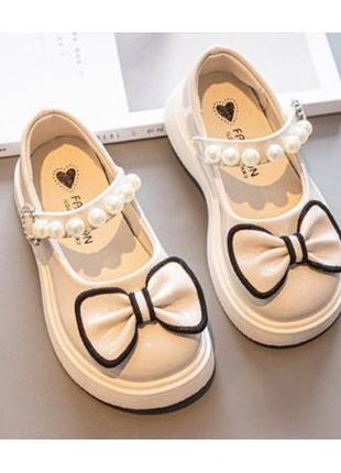 Лакированные туфли для девочек necklace