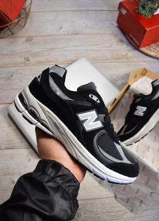 Чоловічі демісезонні спортивні кросівки new balance 2002r