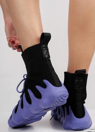 Кросівки жіночі4 фото