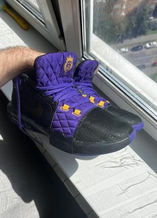 Кросівки nike lebron witness viii (8), 12,5 розмір(47) - маломірять як 12-46.