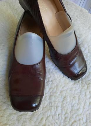 Продам полностью кожаные итальянские туфелькие. gardone.