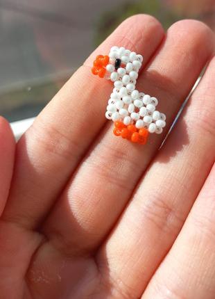 Фигурка гусь из бисера