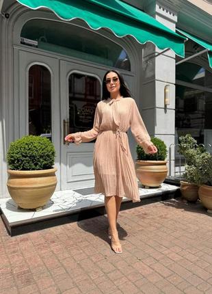 Шифоновое платье миди в мелком горох в складку с длинными рукавами на резинке с завязкой бант на шее с поясом2 фото