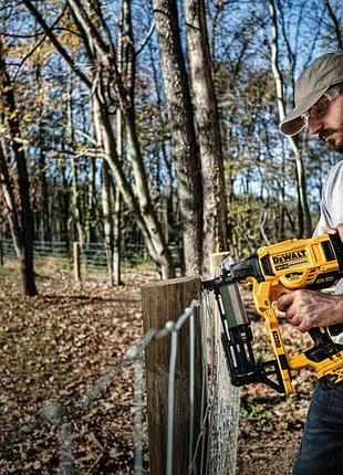 Степлер скобозабивной аккумуляторный бесщёточный dewalt dcfs950n 8