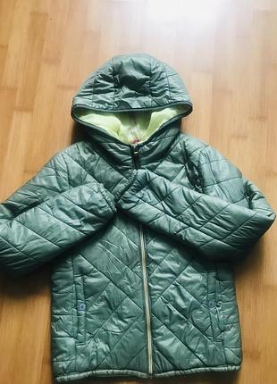 Курточка на хлопчина в гарному стані.
