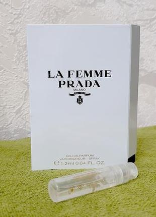 Prada la femme💥original мініатюра пробник mini spray 1,2 мл у книжці5 фото