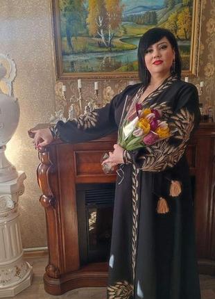 Жіноча вишита сукня