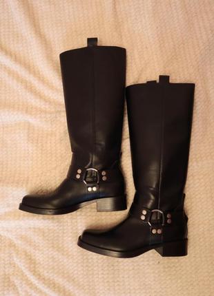 Черные сапоги stradivarius