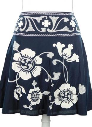 Черная юбка юбка-миди с вышивкой аппликацией