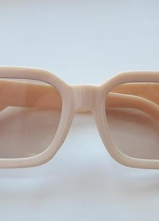Солнцезащитные женские очки3 фото