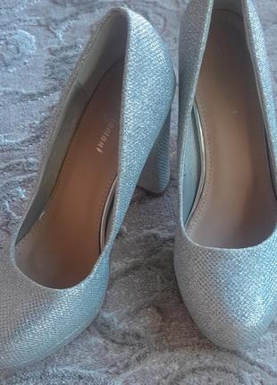 Нарядні яскраві туфлі 🎀