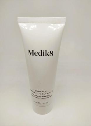 Очисний гель із кислотами aha і bha surface radiance cleanse medik8