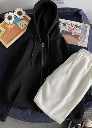 Худі на блискавці та джогери