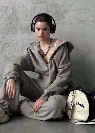 Костюм