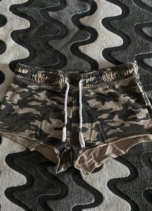 Шорти bershka