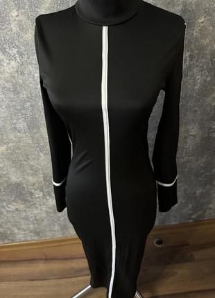 Сукня силуетна