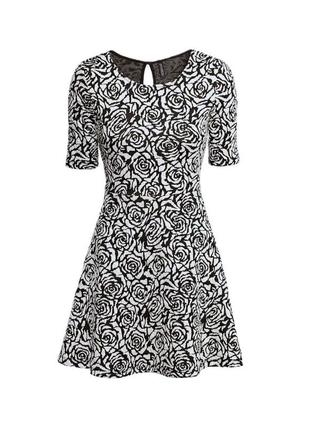 Трикотажное платье в цветочный принт от h&m