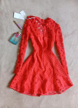 Невероятное качественное стильное кружевное красное платье на подкладке michael keegan