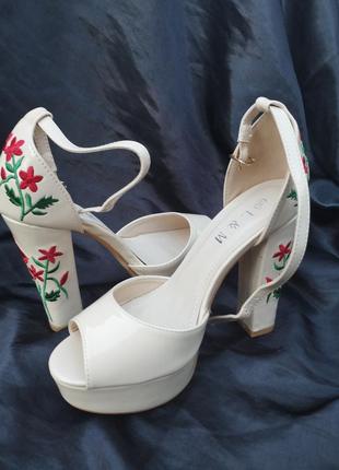 Босоніжки4 фото