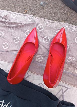 Туфлі лодочки жіночі , нові