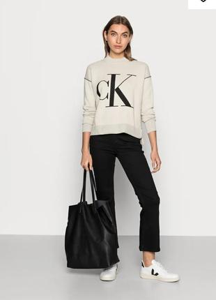 Брендовый свитер свитшот