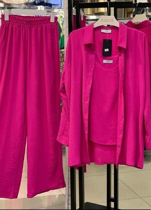 Костюм трійка сорочка оверсайз подовжена на гудзиках штани кльош палаццо майка на тонких бретелях комплект рожевий бежевий чорний з трьох речей