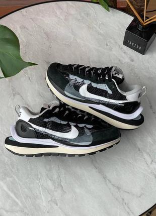 Чоловічі кросівки nike vaporwaffle sport fuschia x sacai black