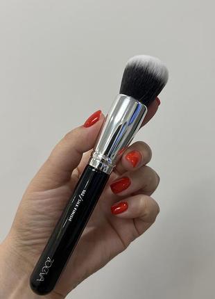 Кисть zoeva 102 silk finish - для тонального крему