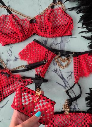 Комплект белья эротический с цепочками s красно-черный
