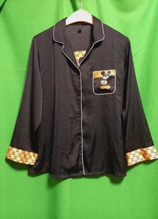 Атласная рубашка пижамный стиль, с большим принтом  микки маус на спине. в стиле gucci