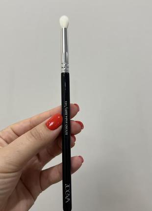 Кисть zoeva 231 luxe petit crease - карандаш для растушевки теней