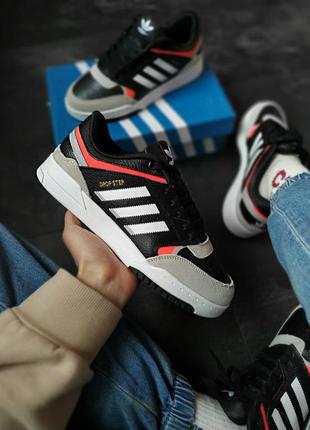 adidas Graphic drop step (чёрные с бело/бежевым)