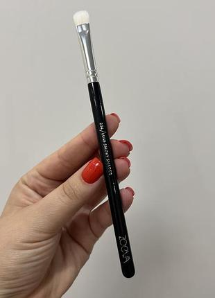Кисть zoeva 234 luxe smoky shader - для растушевки теней