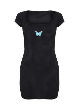 Платье y2k с вышивкой бабочка prettylittlething черное платье в рубчик с бабочкой квадратн...