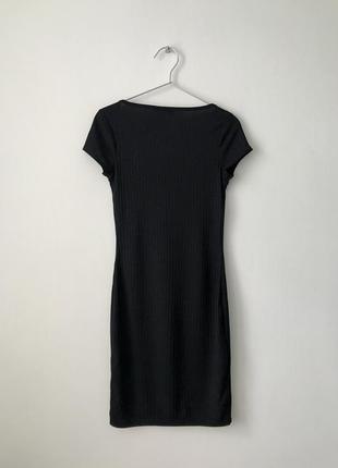 Платье y2k с вышивкой бабочка prettylittlething черное платье в рубчик с бабочкой квадратн...