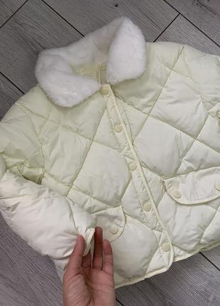 Новая красивая теплая курточка