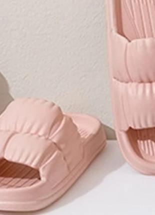 Шльопки жіночі.