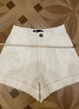 Белые джинсовые шорты zara7 фото