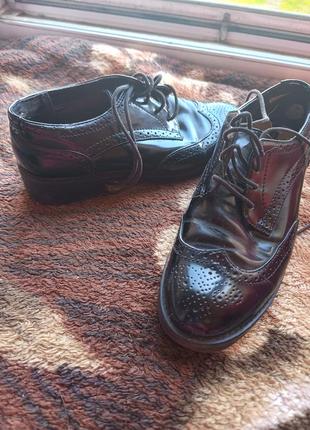 Оксфорд (туфли, ботинки) из лакированной кожи pull and bear3 фото