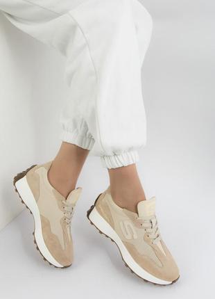 Жіночі кросівки 18187 бежеві шкіра замша