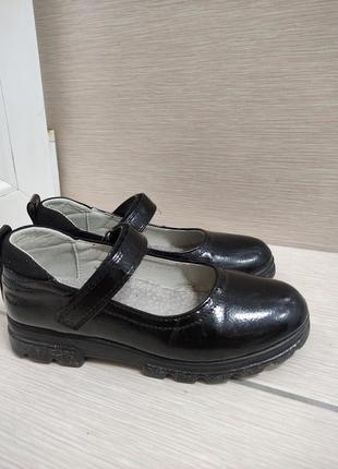 Туфлі на дівчинку