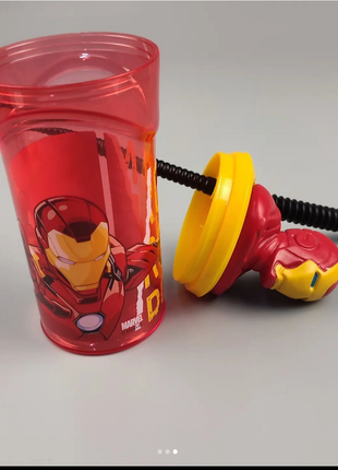 Круточный стакан для напитков.