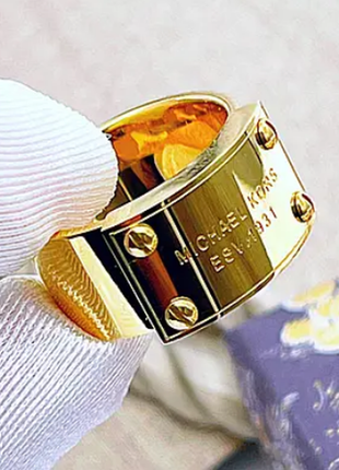 Кольцо позолоченное, в стиле майкл корс, лимонная позолота, широкое