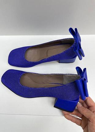 Туфли лодочки из итальянской кожи и замши женские на низком каблуке с бантиком