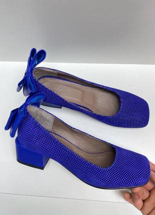 Туфли лодочки из итальянской кожи и замши женские на низком каблуке с бантиком6 фото