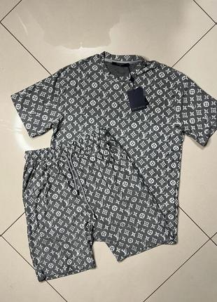 Костюм мужской с шортами lv серый