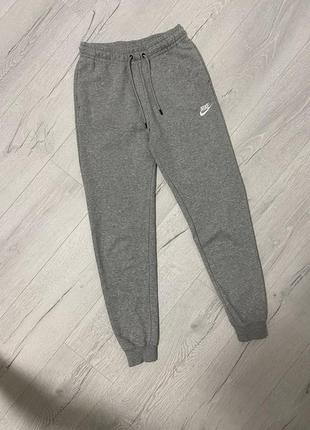 Женские спортивные штаны nike xs-s