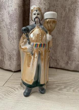 Графін- статуетка гетьман богдан хмельницький.