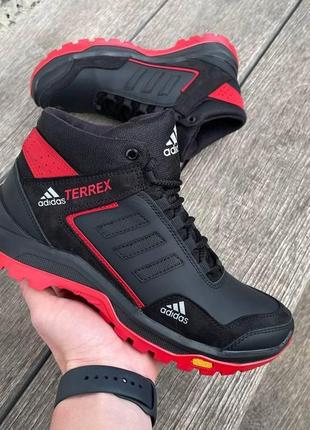 Мужские зимние кожаные кроссовки adidas terrex ботинки из натуральной кожи утепленные мехом черные с красным